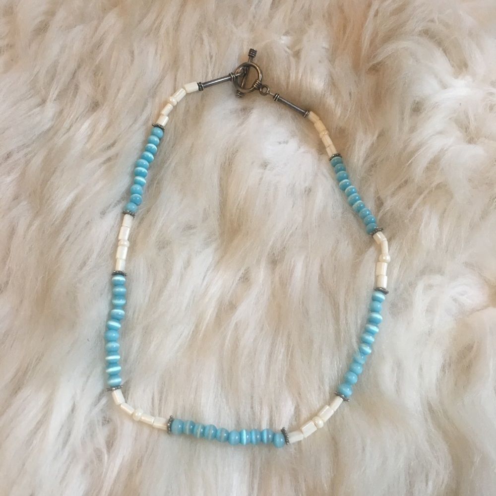Short Beaded Necklace 14” Casual teal and white